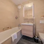 Viktoria B33 By Vacations, Exklusive App Mit Bergblick Im Zentrum Apartamento Arosa